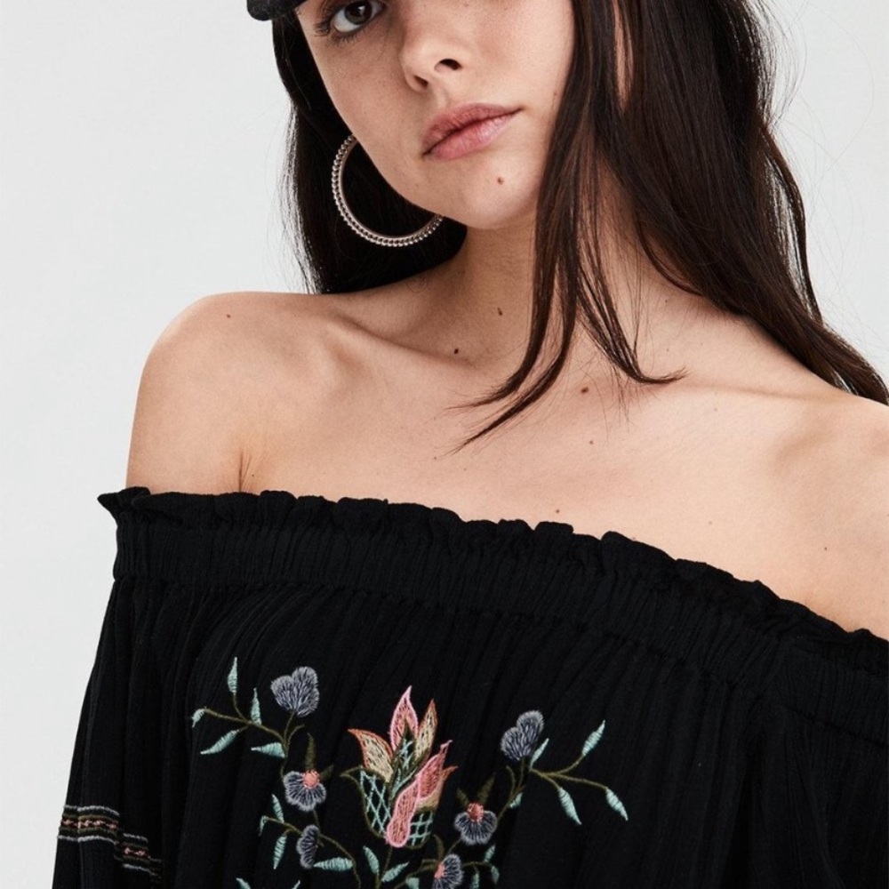 American Eagle Black Floral Off-Shoulder Embroidered Peasant Top